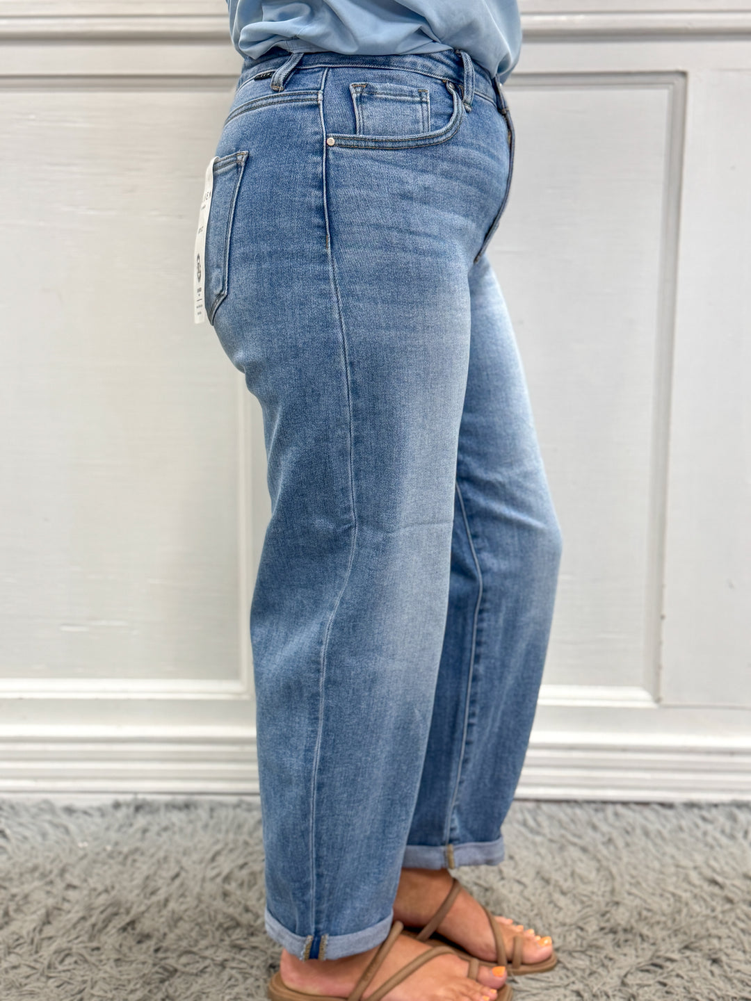 Make It Look Easy Barrel Jeans