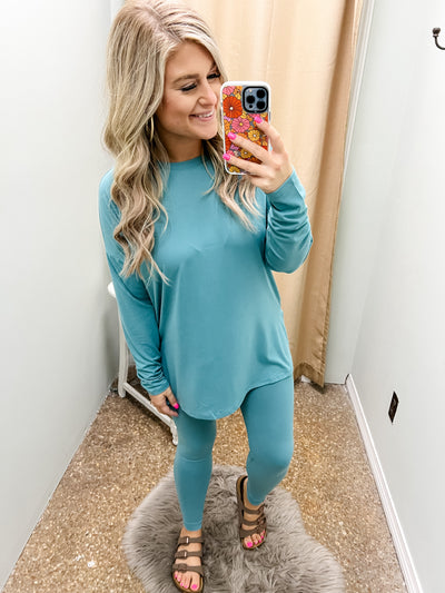 Watch It Play Out Round Neck Set