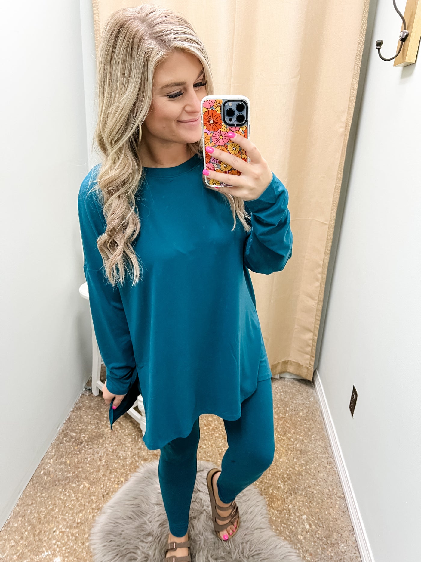 Watch It Play Out Round Neck Set